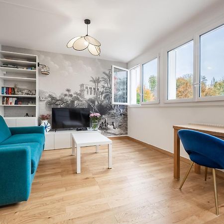 Charming Parisian Home Away From Home In The Heart Of Париж Екстериор снимка